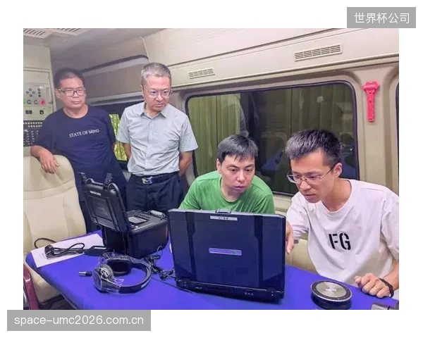 下一代动中通将实现卫星与5G-Advanced网络的无感切换,彻底消灭山区赛段的信号盲点 下一代动中通将实现卫星与5G-Advanced网络的无感切换,彻底消灭山区赛段的信号盲点